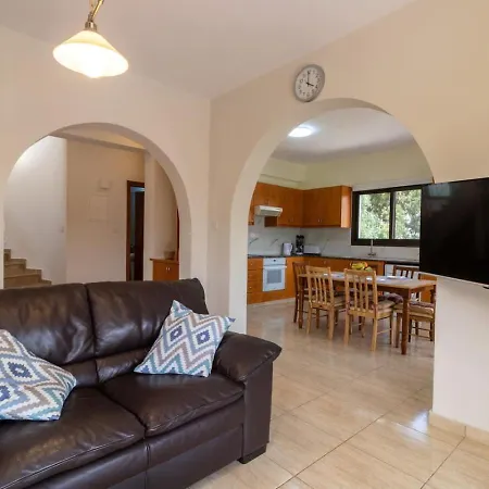 Marinea Star - 3br Coastal Retreat Near Rodafinia ヴィラ