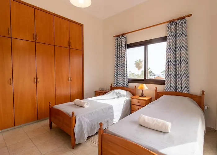 Marinea Star - 3br Coastal Retreat Near Rodafinia